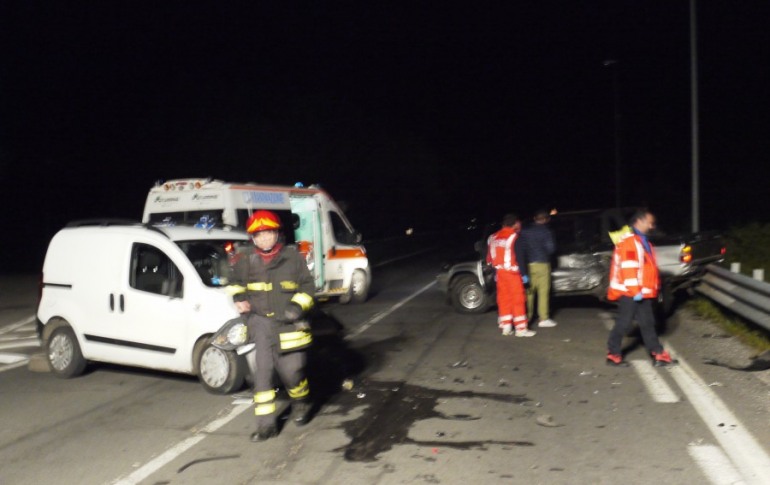 Castel di Sangro, Fuoristrada impatta contro  furgone: interviene il 118