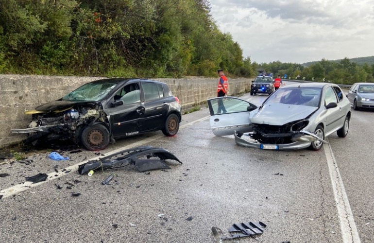 Scontro frontale tra due vetture sulla SS 652 nei pressi di Ateleta, trasportati in ospedale i conducenti