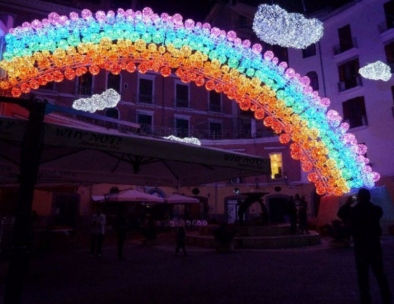Visita alle ‘luci d’artista’ di Salerno, organizza la Pro Loco di Sant’Angelo del Pesco