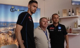 Presentazione Kim Min-jae a Castel di Sangro, Meret e Lobotka in piazza per le foto