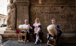 Giornata internazionale del merletto, Isernia festeggia con 100 merlettaie nel Centro Storico