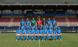 Foto ufficiale delle Azzurre con le nuove divise Puma nello Stadio Patini a Castel di Sangro