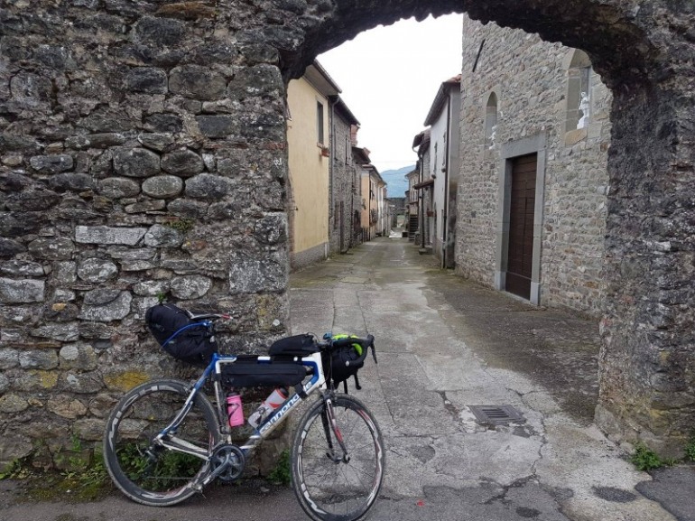 Napoli – Castel di Sangro, al via la prima tappa di “Pedalando verso il futuro”