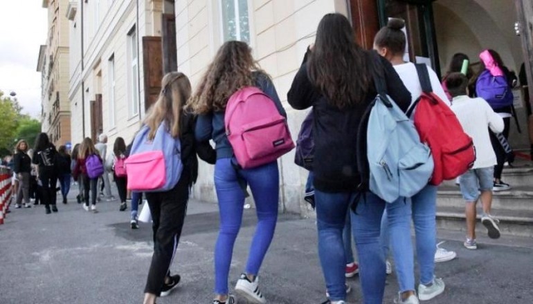 Tamponi rapidi ad Ateleta, il Sindaco Passalacqua chiude le scuole per covid