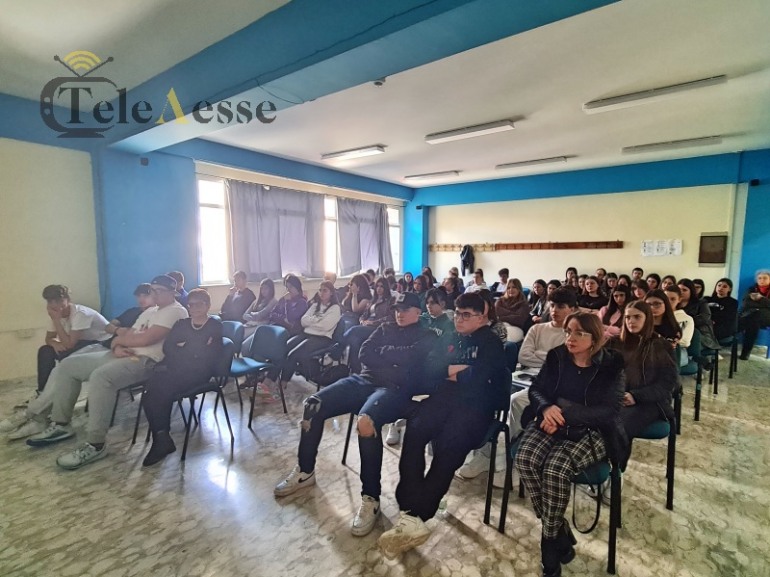 Walter Delogu incontra gli studenti di Castel di Sangro: dalla droga alla rinascita a San Patrignano