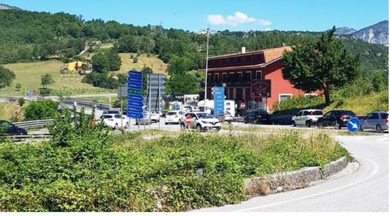 Traffico in tilt sulla SS 158: bloccata la viabilità verso l’Alto Sangro