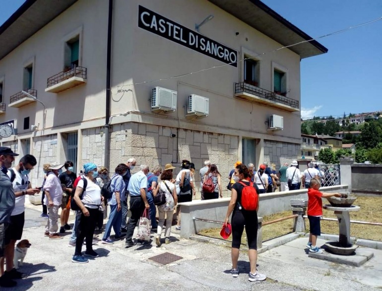 Transiberiana d’Italia a Castel di Sangro, 560 turisti a bordo del treno storico