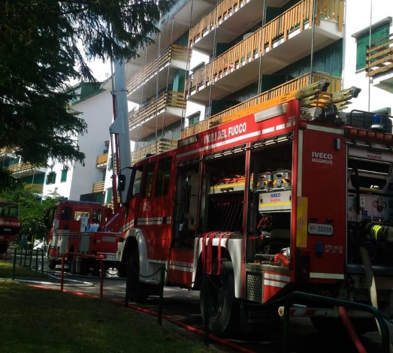 Pescasseroli, a fuoco un edificio di cinque piani